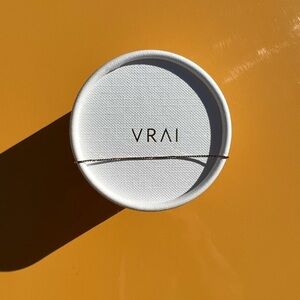 VRAI 14k solid yellow gold Silk Box Bracelet